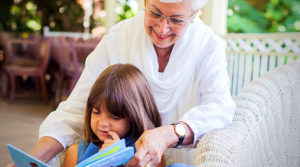 grand maman et sa petite fille