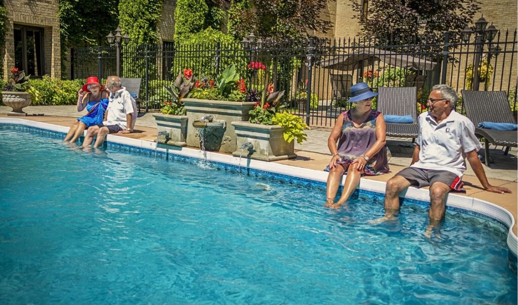 Village Riviera piscine extérieure